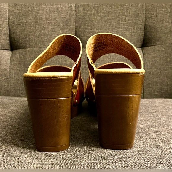 NWOB C Comfort Est. 1946 Cognac Brown Strappy Heeled Sandals - Picture 7 of 11